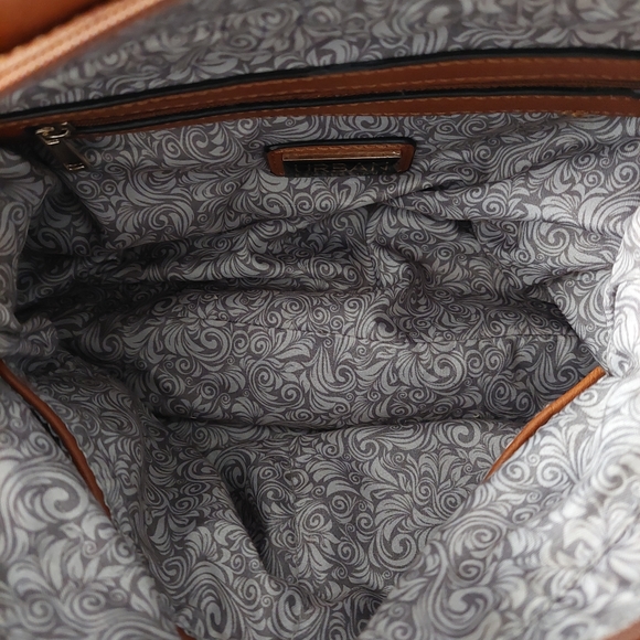 GUC UrbanExpressions Maisy Messenger Tan Vegan Lthr Flap Shoulder/Crossbody Bag - Picture 11 of 16